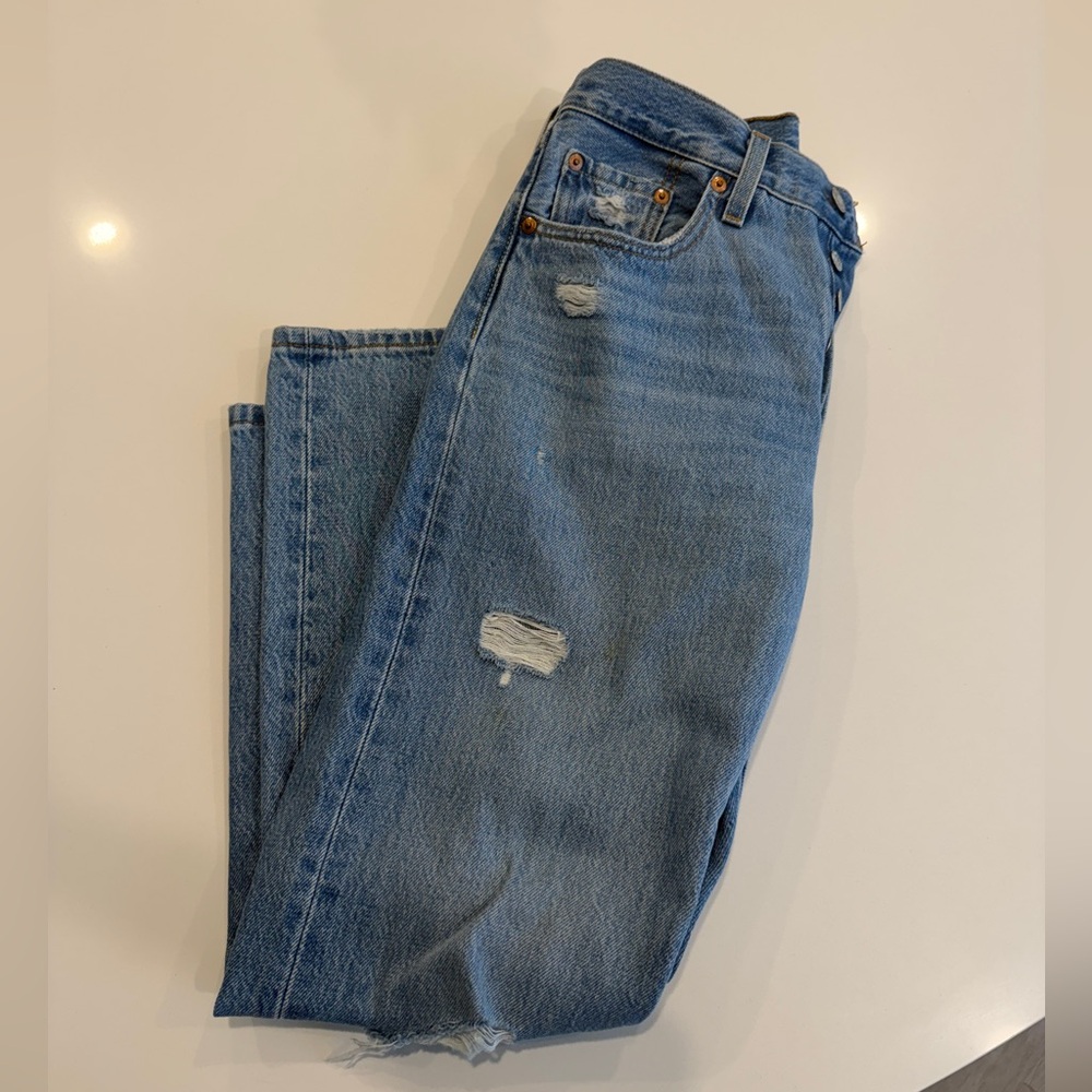 Levi’s Premium Women’s Straight Jean - W25 L26